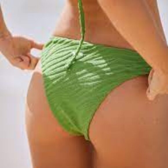 Berlook The Green Textured Bikini - Picture 2 of 2